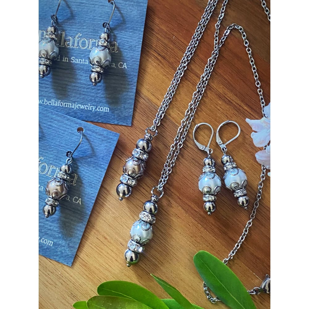 VINTAGE LACE NECKLACE