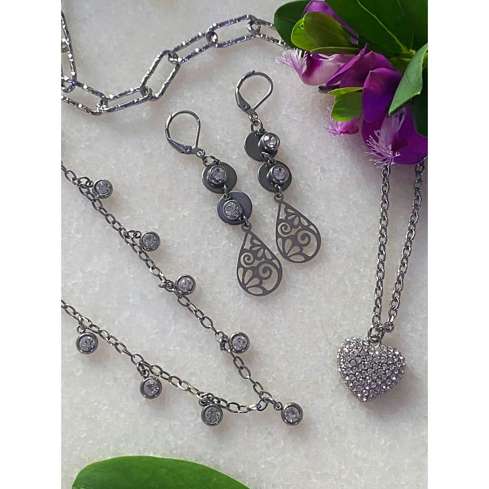 FILIGREE TEARDROP EARRINGS