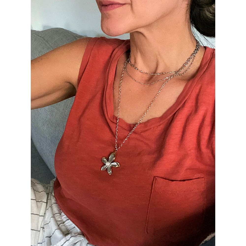 PEARL FLOWER NECKLACE
