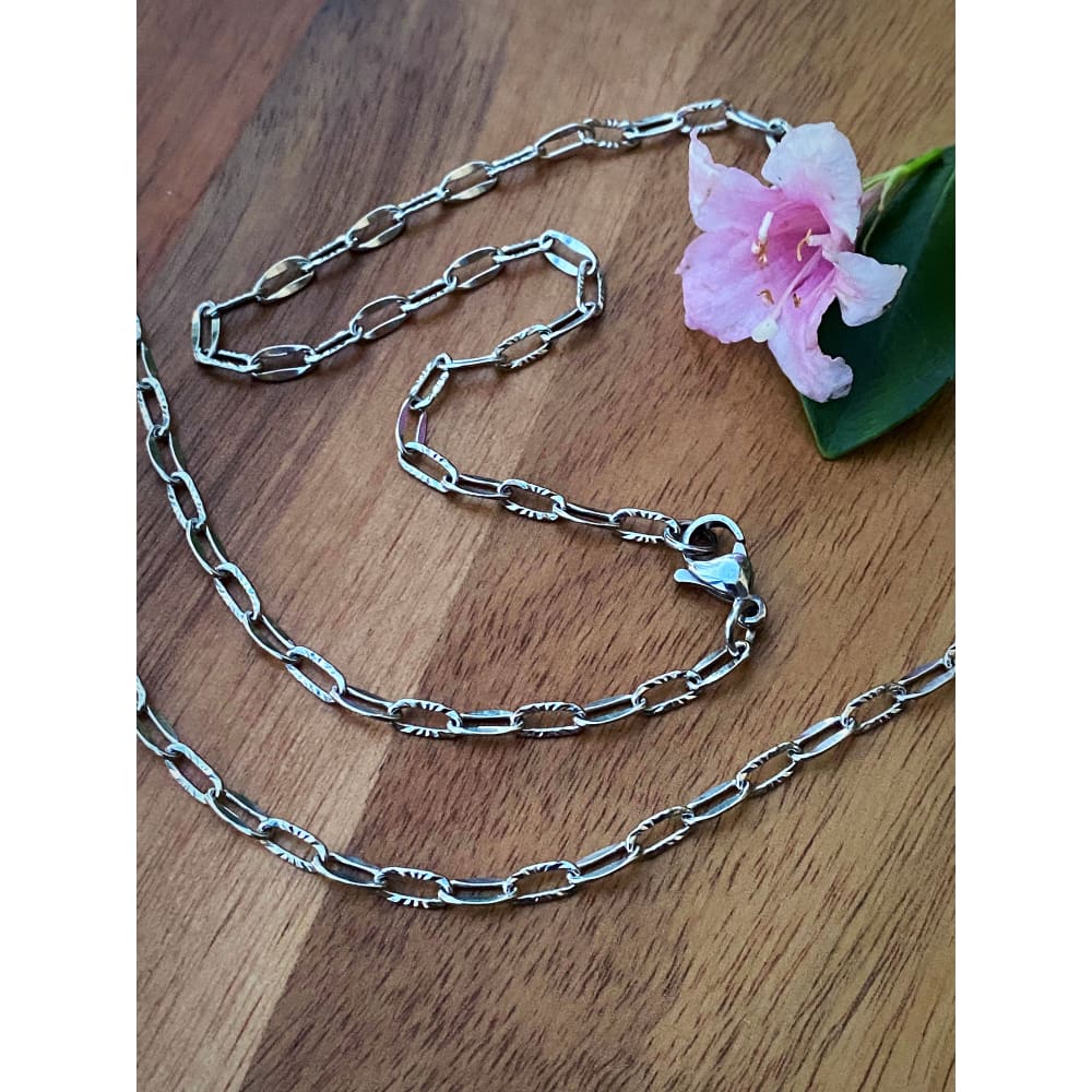 FACETED LINK NECKLACE