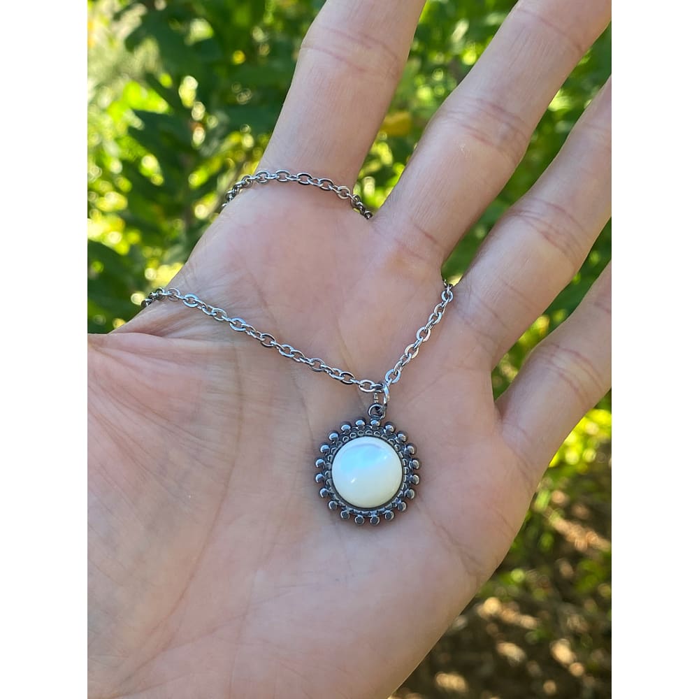 MOTHER OF PEARL NECKLACE