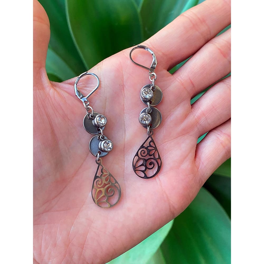 FILIGREE TEARDROP EARRINGS