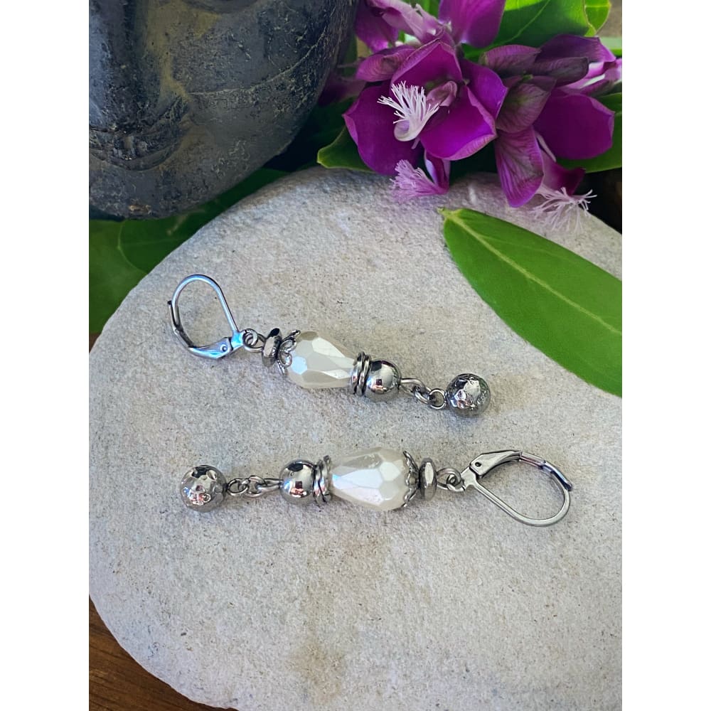 GLASS PEARL EARRINGS