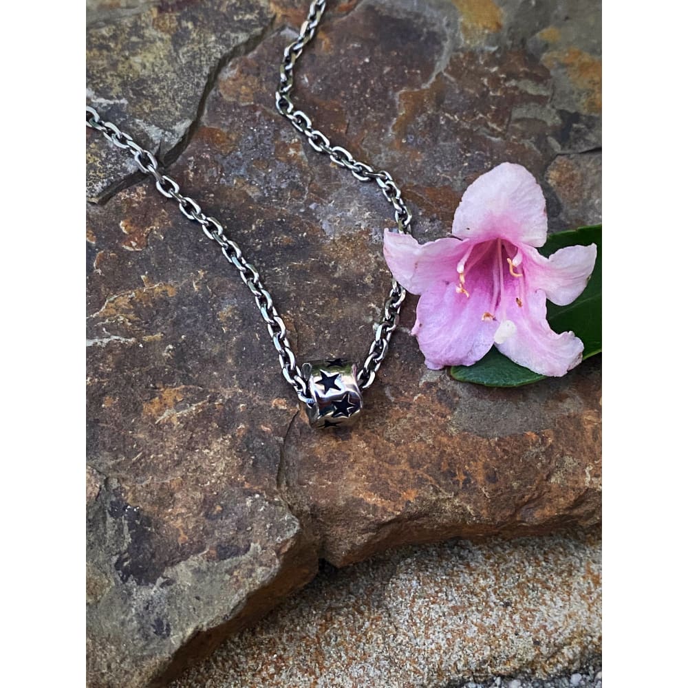 SOLO STAR NECKLACE