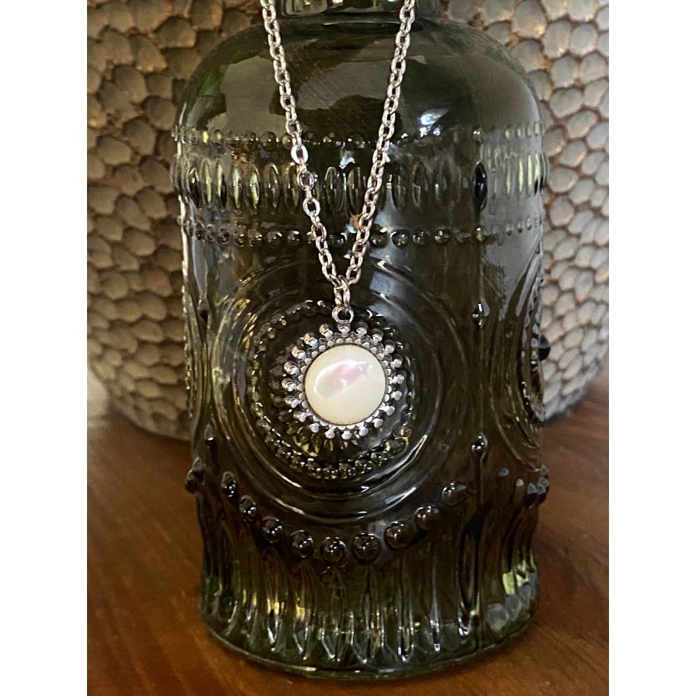 MOTHER OF PEARL NECKLACE