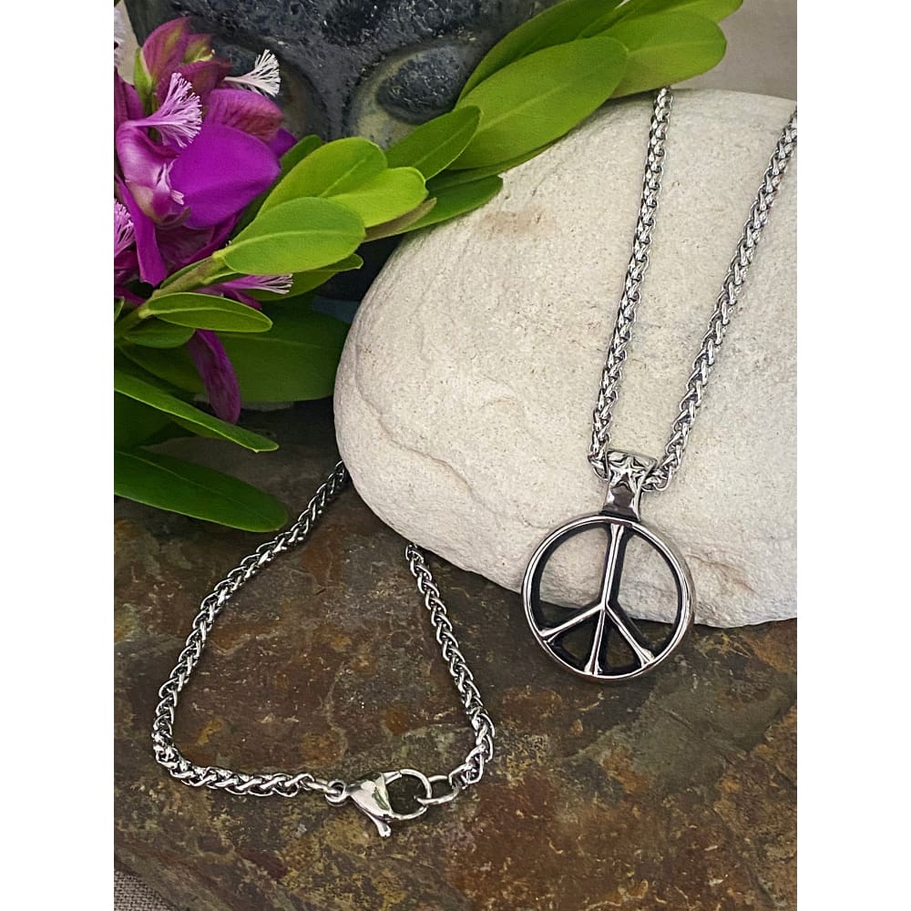 CLASSIC PEACE NECKLACE