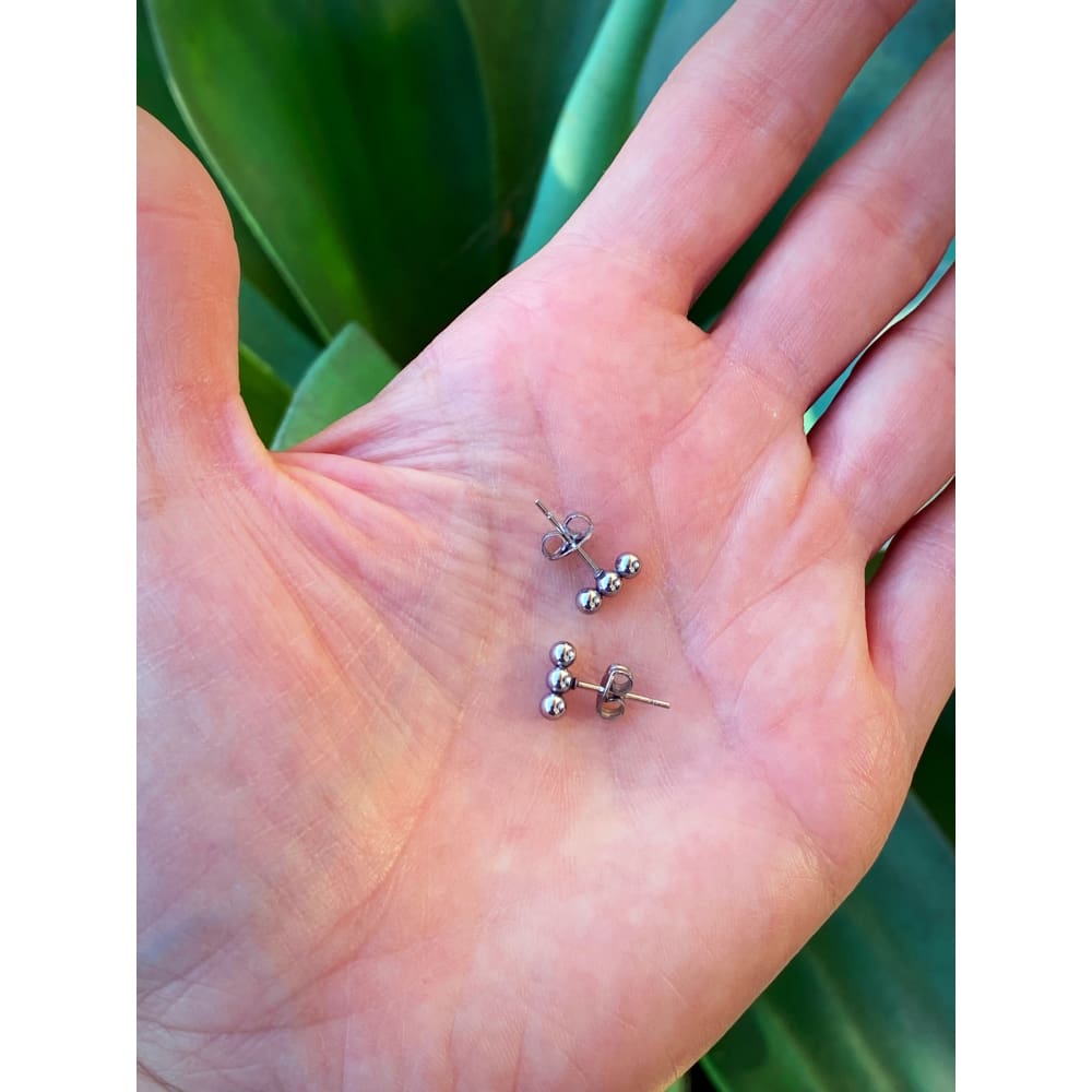 BEADED BAR STUD EARRINGS