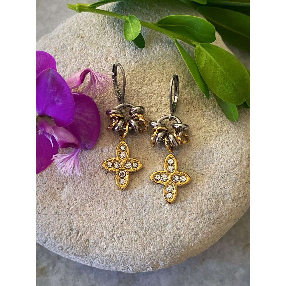 GOLDEN CLOVER EARRINGS