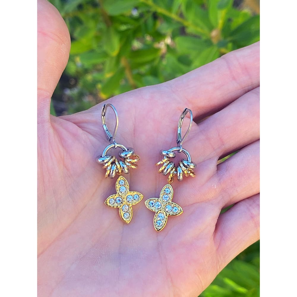 GOLDEN CLOVER EARRINGS