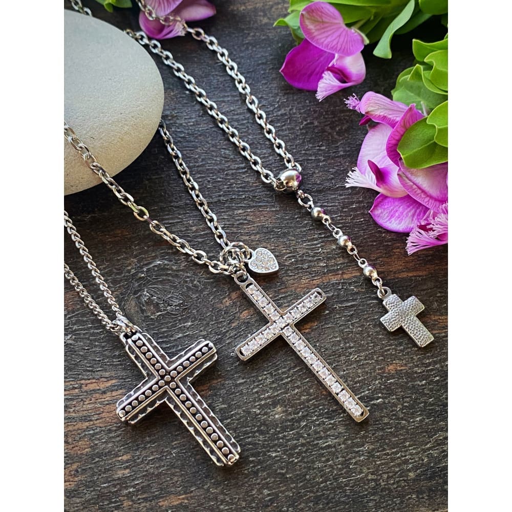 BEADED HAMMERED CROSS NECKLACE
