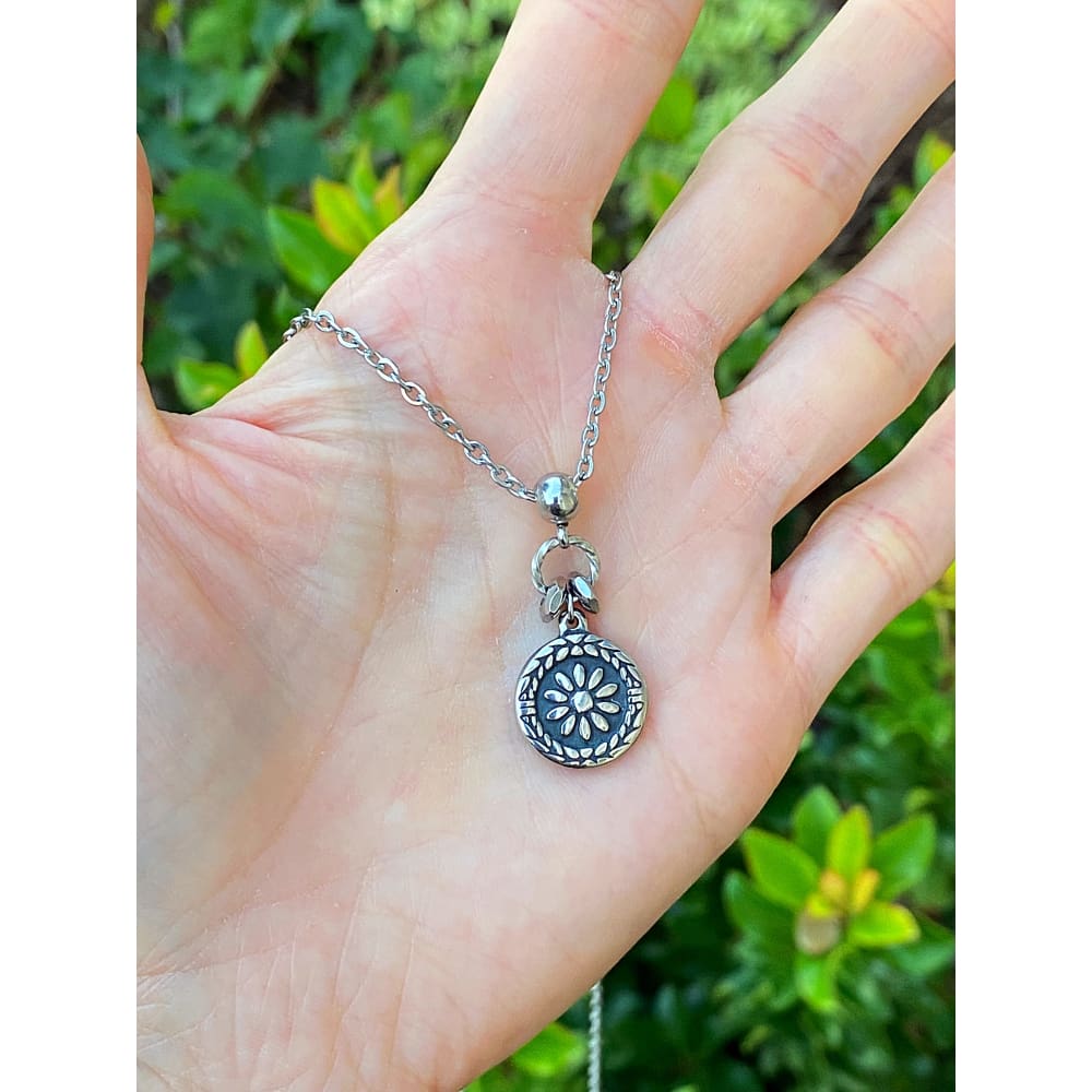 TIBETAN FLOWER NECKLACE