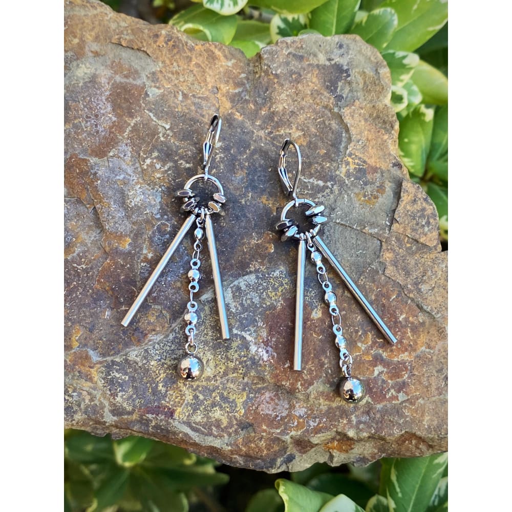 TRIANGLE EARRINGS