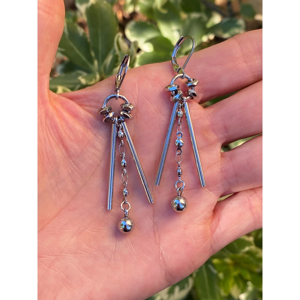 TRIANGLE EARRINGS