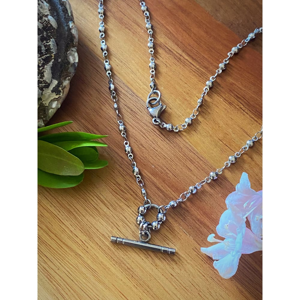 BEADED T-BAR NECKLACE