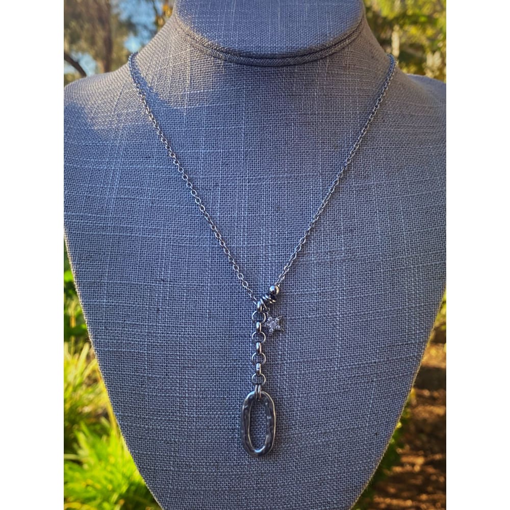 FIONA STAR NECKLACE