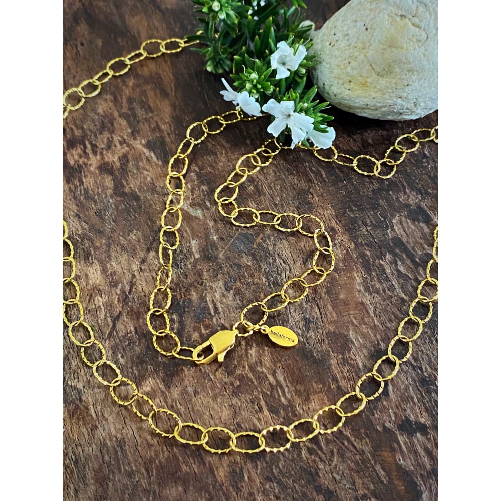 GOLD OVAL NECKLACE