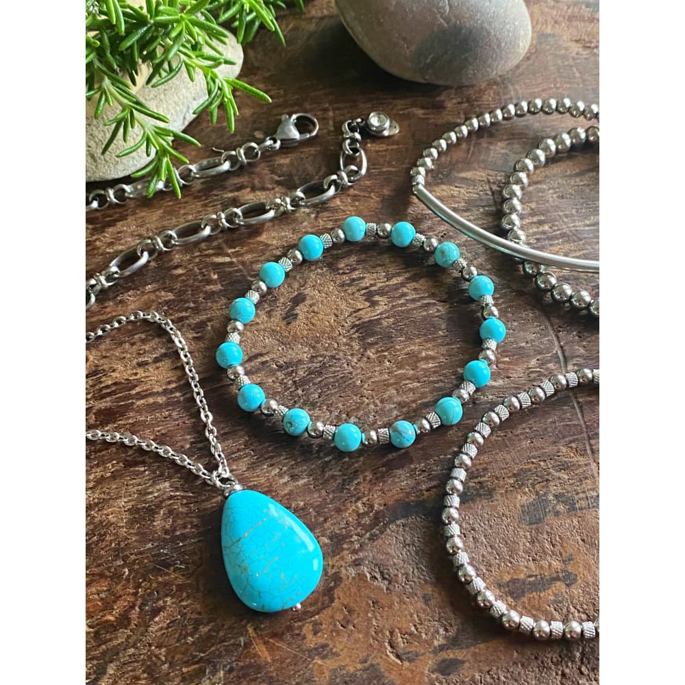 TURQUOISE BEADED BRACELET