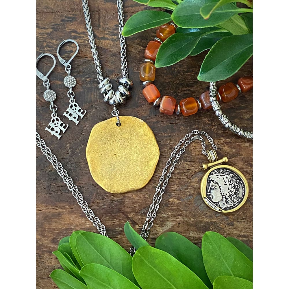 RUSTIC MEDALLION NECKLACE