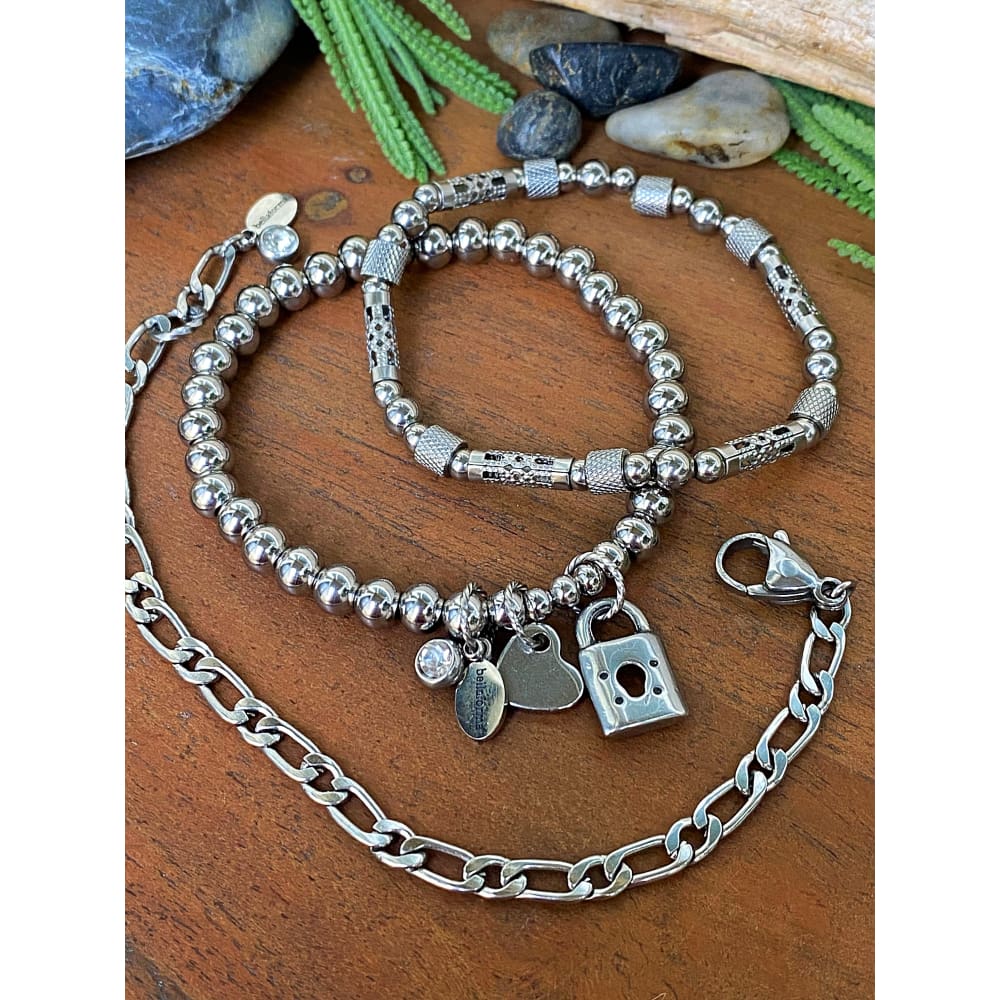 LOCK & CHAIN STACK