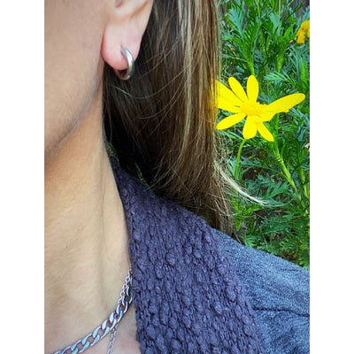 HUGGIE HOOP EARRINGS