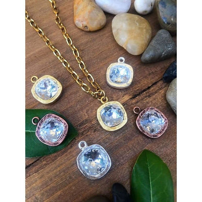 CRYSTAL SQ BEZEL NECKLACE